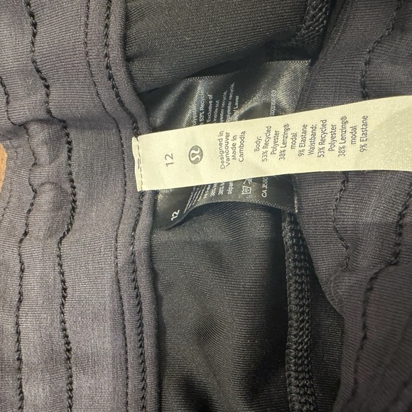 Lululemon Softstream High Rise 4” Short - Picture 2 of 2